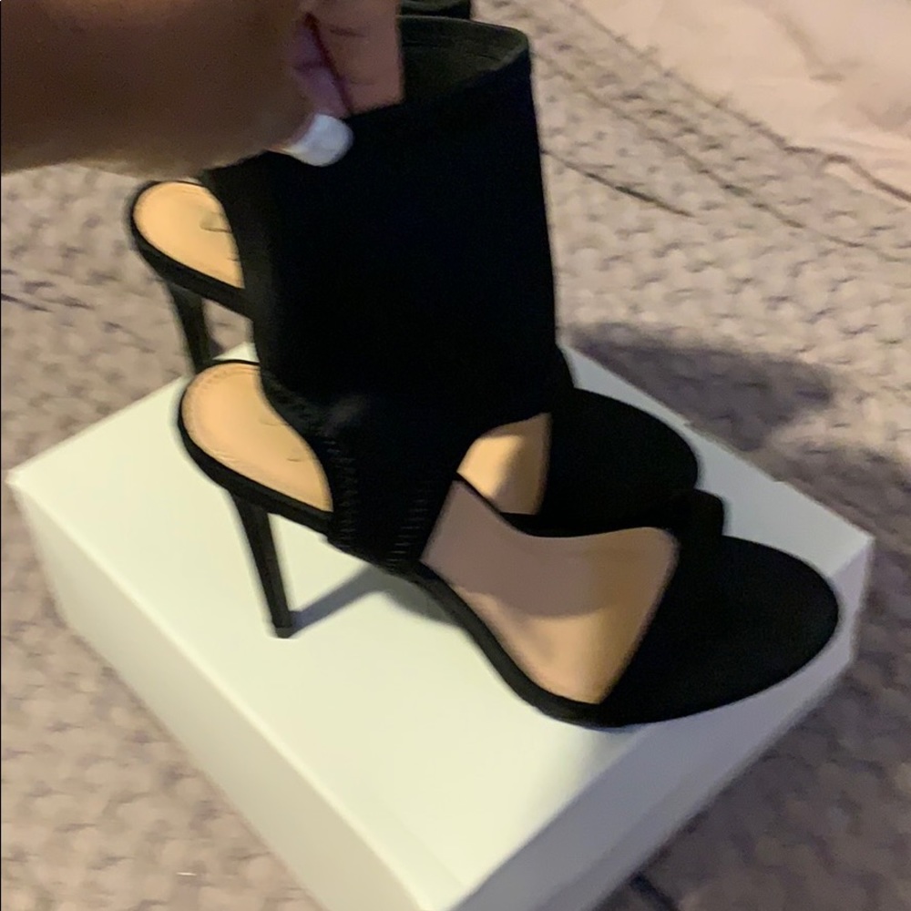 Heels - Picture 3 of 5